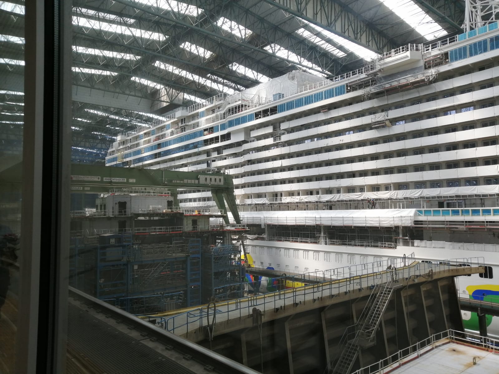 Meyer Werft in Papenburg - Blick in das Baudock/Halle